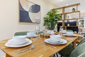 Dining - Unwind in Style+3BR Twickenham Home+Garden Retreat (Greater London)