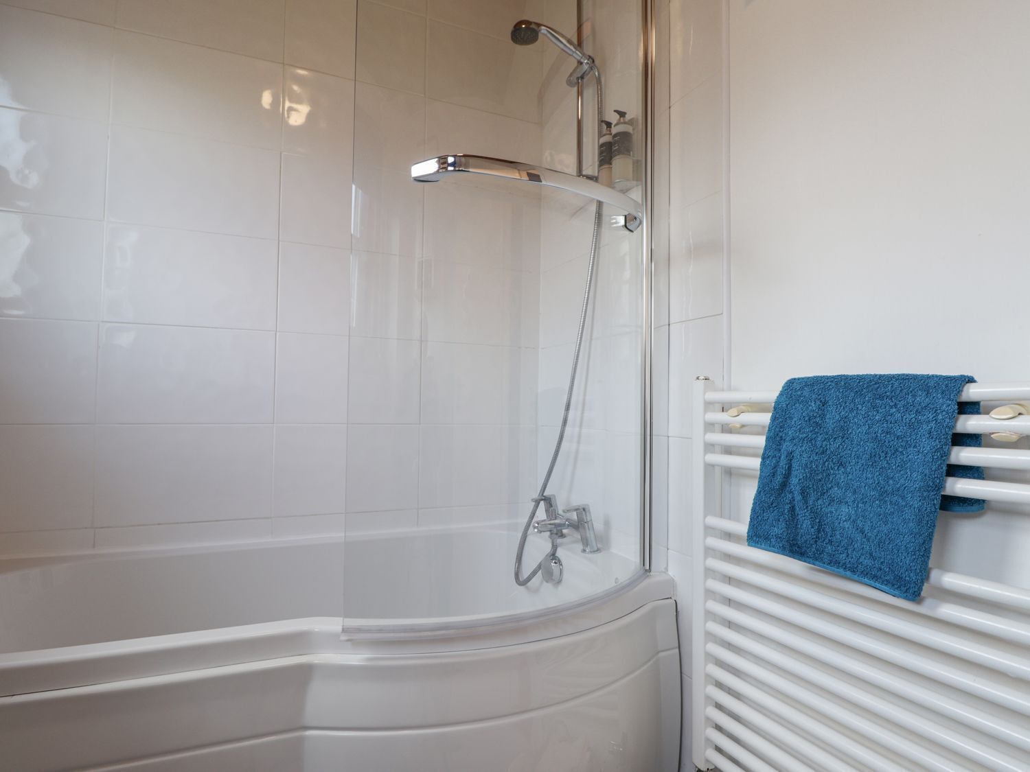 Buồng tắm vòi sen 