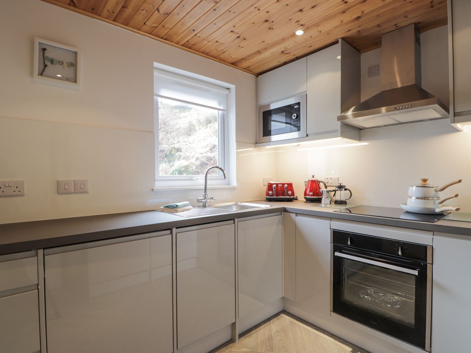 Cookware/dishes/utensils