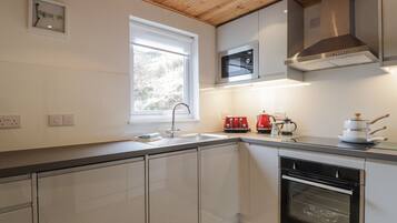 Cookware/dishes/utensils