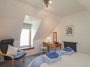 2 bedrooms, individually decorated, individually furnished, free WiFi - Tigh a Phailean (Kyle)