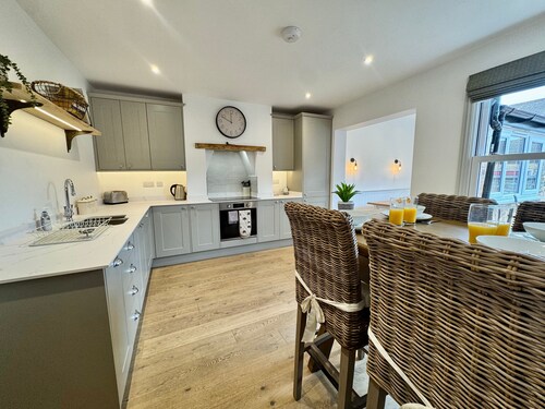 Vine Cottage - 3 Bedroom, Stamford Centre.