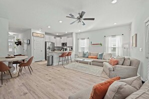 Televisión y oficina 