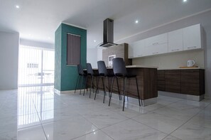 Fridge, microwave, oven, stovetop - Hazy View Penthouse 13 · Modern Penthouse with terraces (Wied il-Għajn)