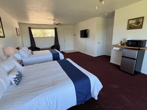 Unclassified image, 4 of 9, button - Schooner #244 @Bel Arco on Bull Shoals Lake (Bull Shoals)