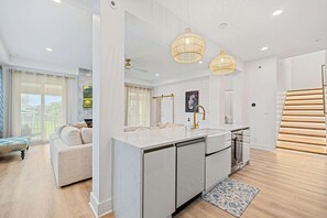 Interior - A Estrela De Mario-Free Golf Cart-Pet Friendly (Miramar Beach)