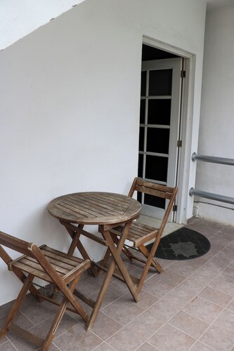 Apartment No. 1, perfectly located with swimming pool (pets welcome)