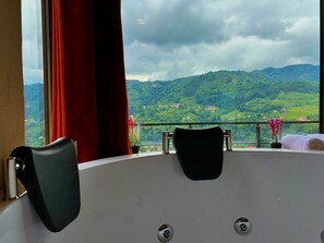 Family Double Room, Pets allowed, Mountain View | Bathroom