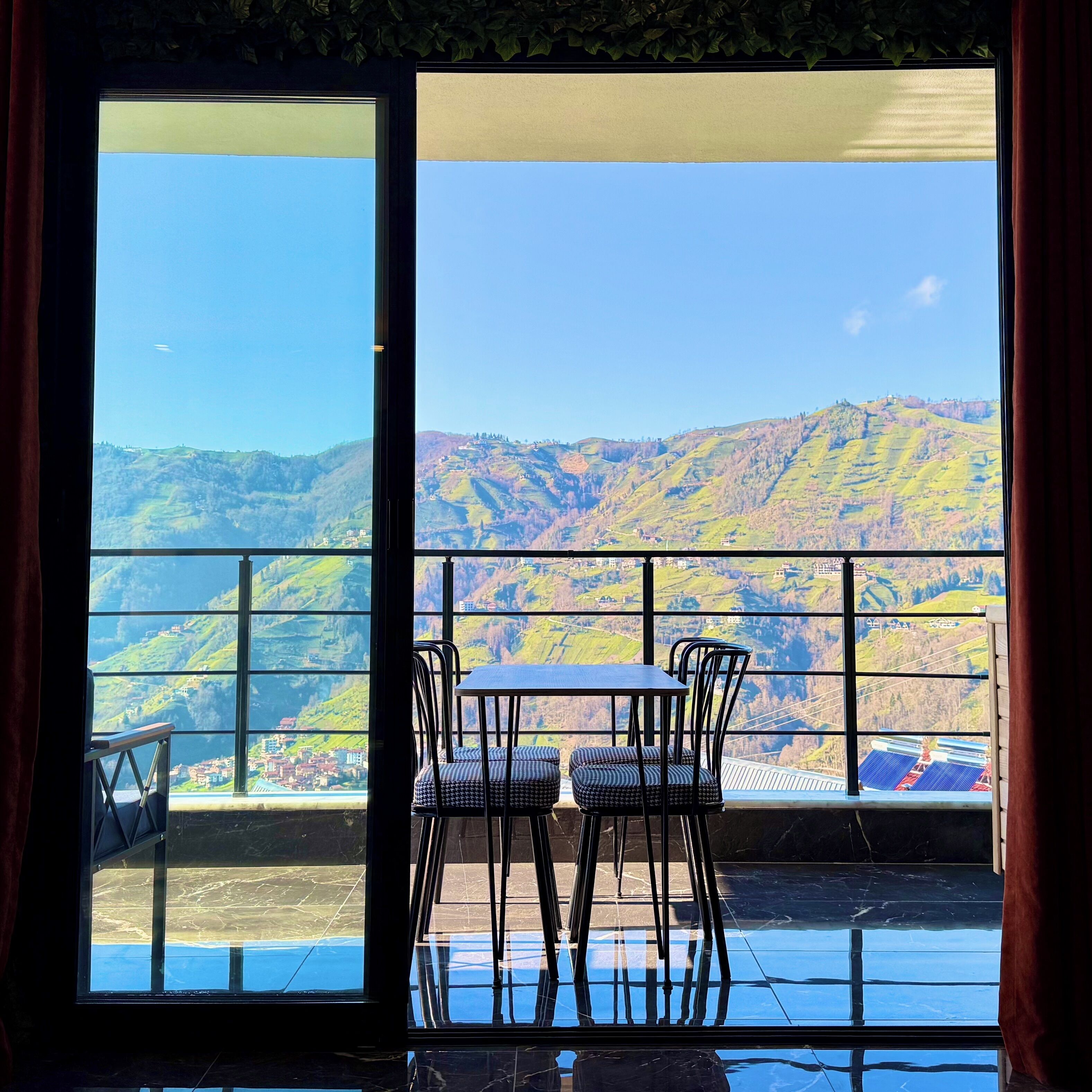 ファミリー ダブルルーム ペットとの宿泊可 マウンテンビュー | 内装