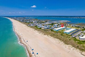 Una spiaggia nelle vicinanze