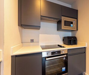 Unclassified image, 3 of 12, button - Luxury |City Condo|Terrace|Gym|Parking|Manchester (Greater Manchester)