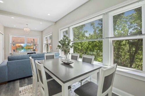 Amazing 2BD 2BA Cozy Condo