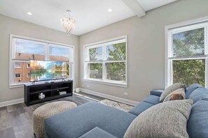 Unclassified image, 5 of 24, button