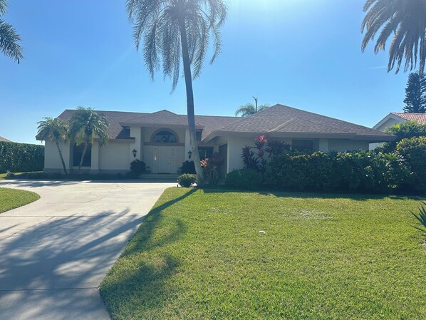 Unclassified image, 1 of 24, button