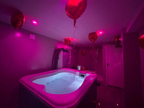Private Jacuzzi Loveroom