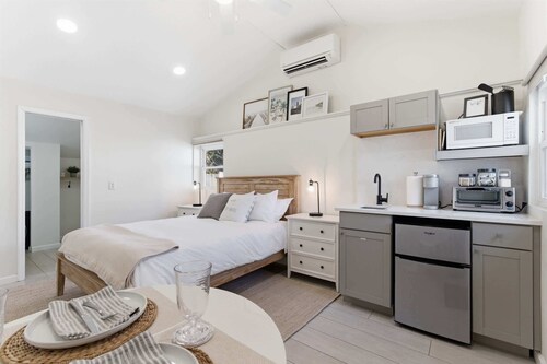 3 Blocks From Beach: Private & Clean Guest House