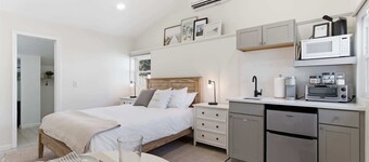 3 Blocks From Beach: Private & Clean Guest House