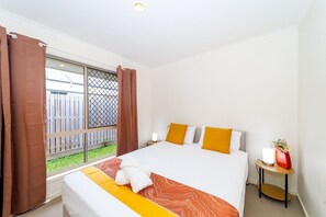 4 bedrooms - 4-Bedroom House in Urraween Hervey Bay (Urraween)