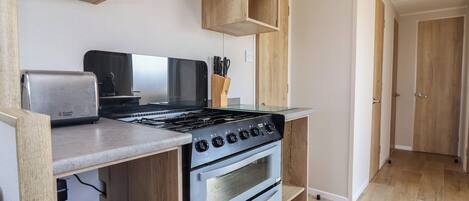 Cottage | Cuisine privée | Batterie de cuisine, vaisselle et ustensiles