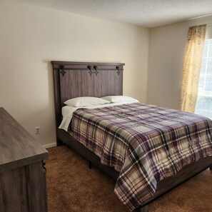 3 bedrooms, iron/ironing board, free WiFi, bed sheets