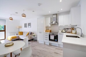 Interior - Harry Potter | Garden Flat | Free Parking | 2 Bed (Hertfordshire)