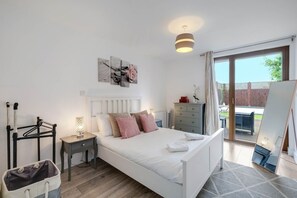 Room - Harry Potter | Garden Flat | Free Parking | 2 Bed (Hertfordshire)