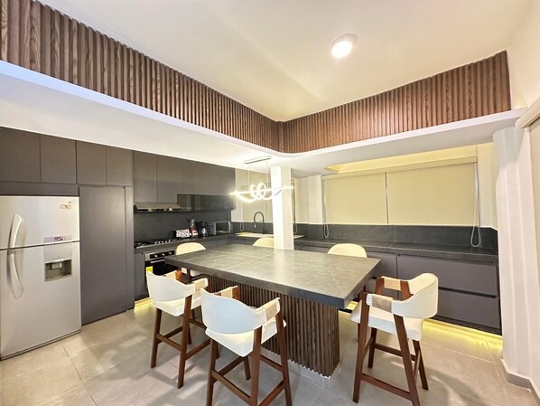 Fridge, microwave, oven, stovetop