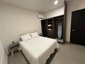 4 chambres, fer et planche à repasser, Wi-Fi, draps fournis