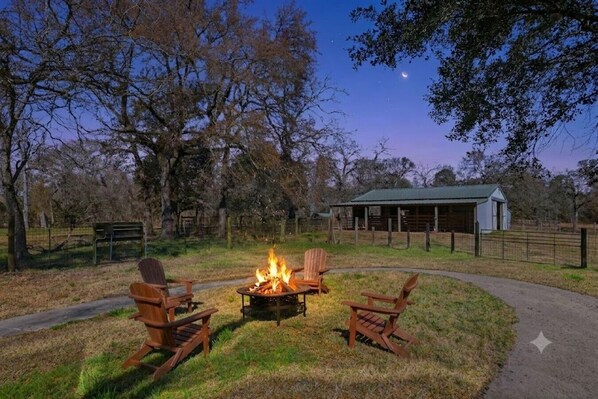 Property grounds - Nature Escape Studio Apt on 22 Acres! (Waller)