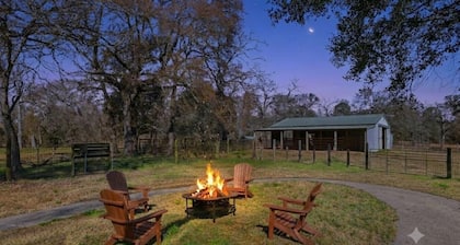 Nature Escape Studio Apt on 22 Acres!