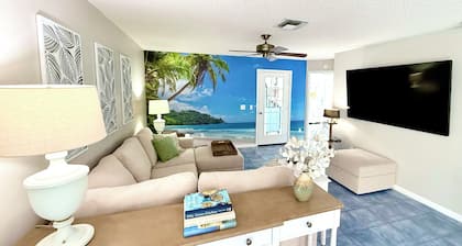 Heart of The Villages, Near Sumter Landing! 2BR/2BA Golf Cart,Guest IDs included