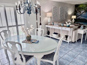 Dining - Heart of The Villages, Near Sumter Landing! 2BR/2BA Golf Cart,Guest IDs included (The Villages)