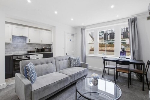 The Quayside Serviced Apartments | The Hideaway
