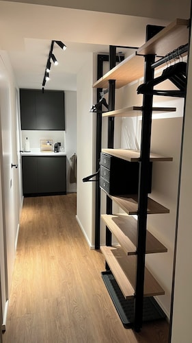 Gemütliche, moderne, voll ausgestattete Wohnung, mit kl. Gärtchen, 100m zum See