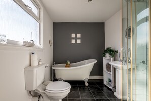 Shower, hair dryer, towels, soap - Driftwood | Pittenweem (Pittenweem)