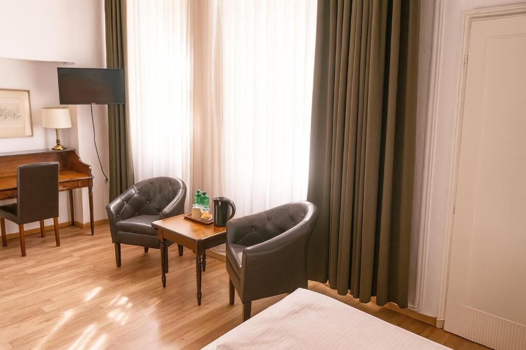 Desk, laptop workspace, iron/ironing board, free WiFi