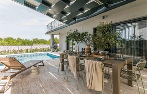 Outdoor dining - Pet friendly home in Sibenik (Sibenik)