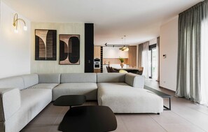 Smart TV - Pet friendly home in Sibenik (Sibenik)