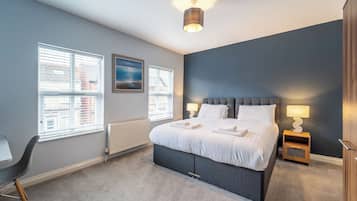 4 bedrooms, iron/ironing board, free WiFi, bed sheets