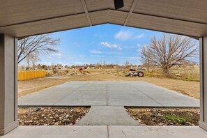 Property grounds - Spacious Escape with an Entertainment Garage! (Nampa)