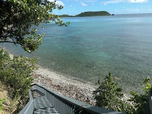Beach nearby, sun-loungers, beach towels - Introducing Blue View (Cruz Bay)