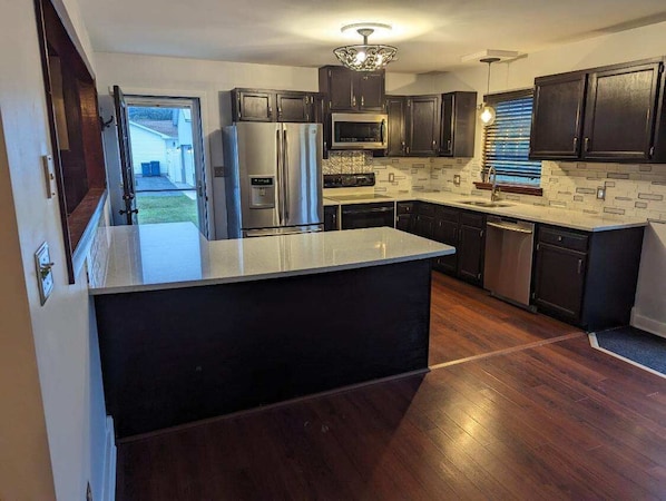 Fridge, microwave, oven, stovetop