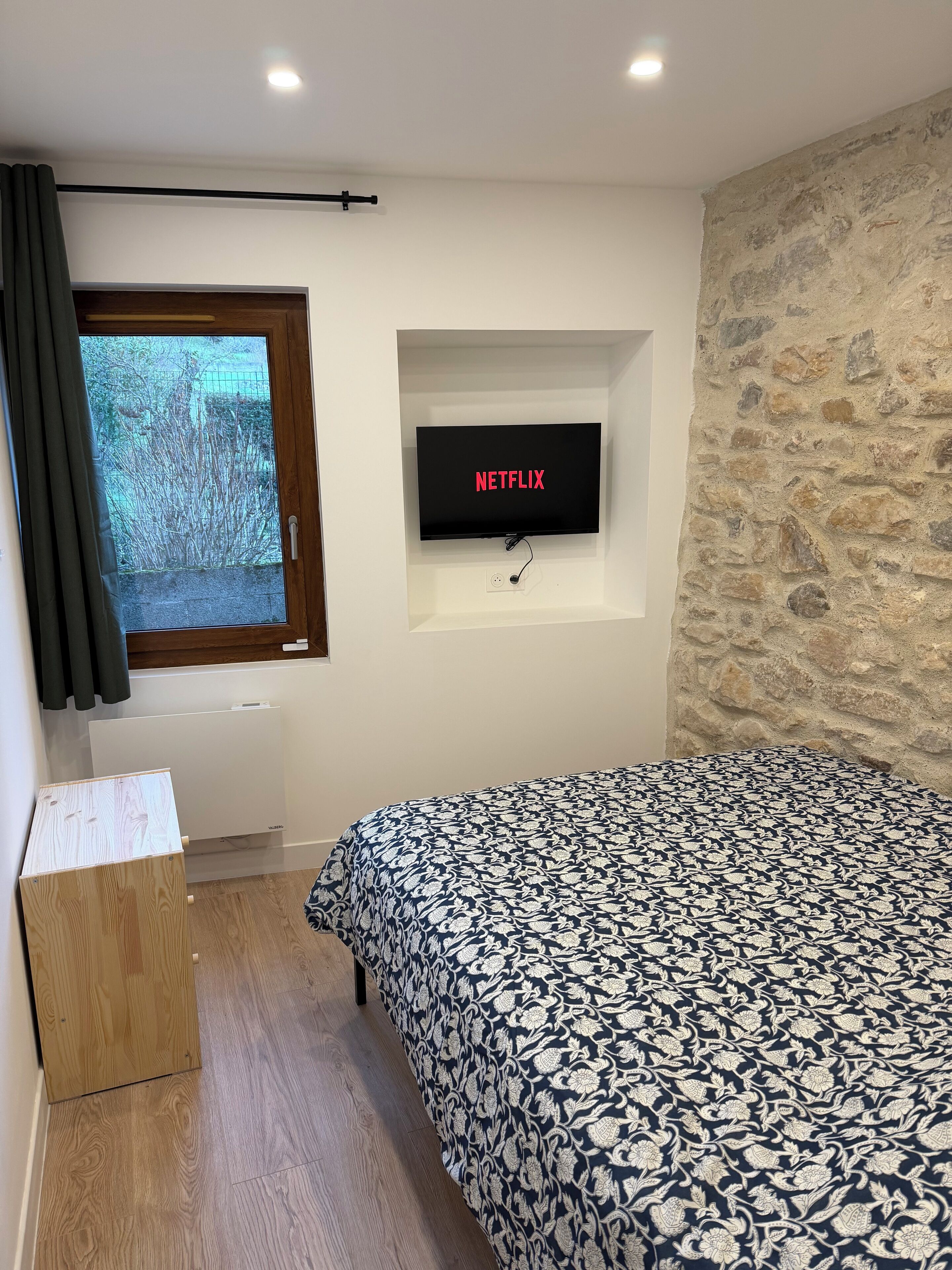 2 habitaciones, tabla de planchar con plancha y wifi gratis 