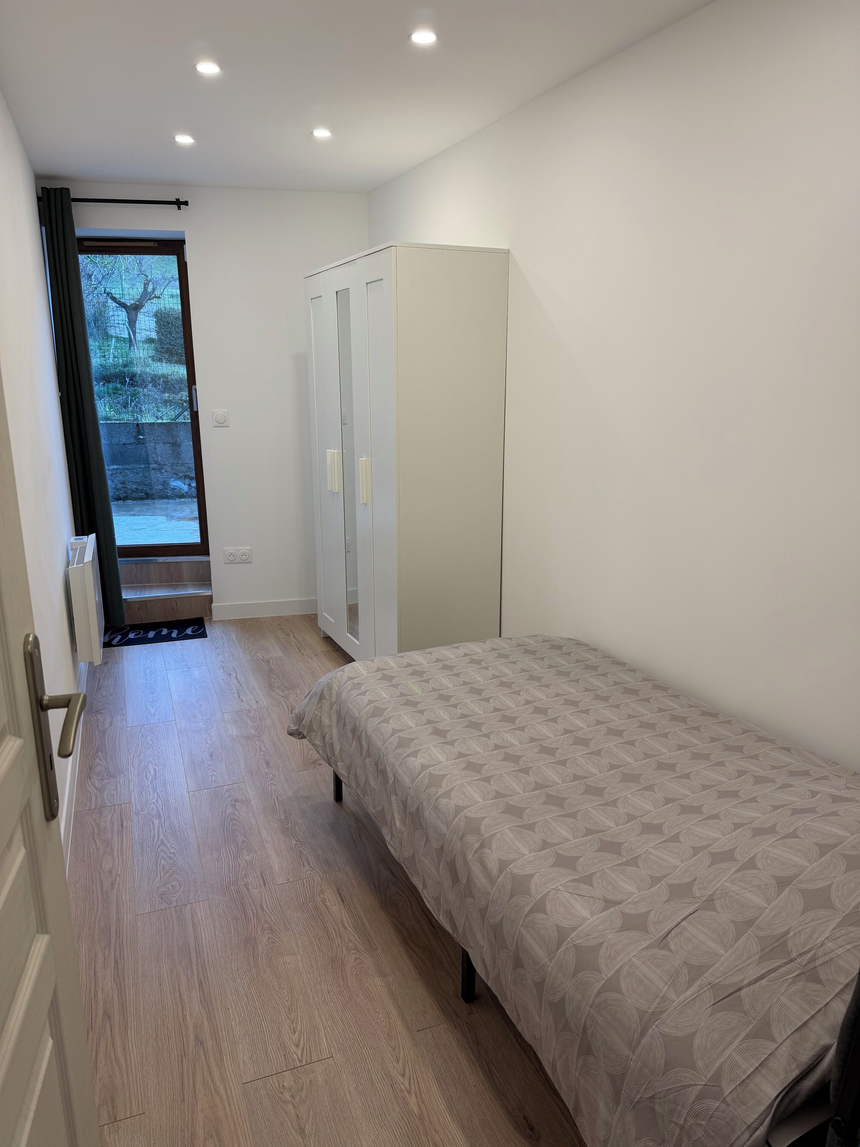 2 chambres, fer et planche à repasser, Wi-Fi gratuit, draps fournis