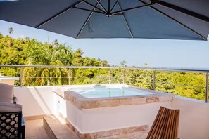 Terrace/patio - Las Terrenas Oasis: Private Pool, Jacuzzi (Las Terrenas)