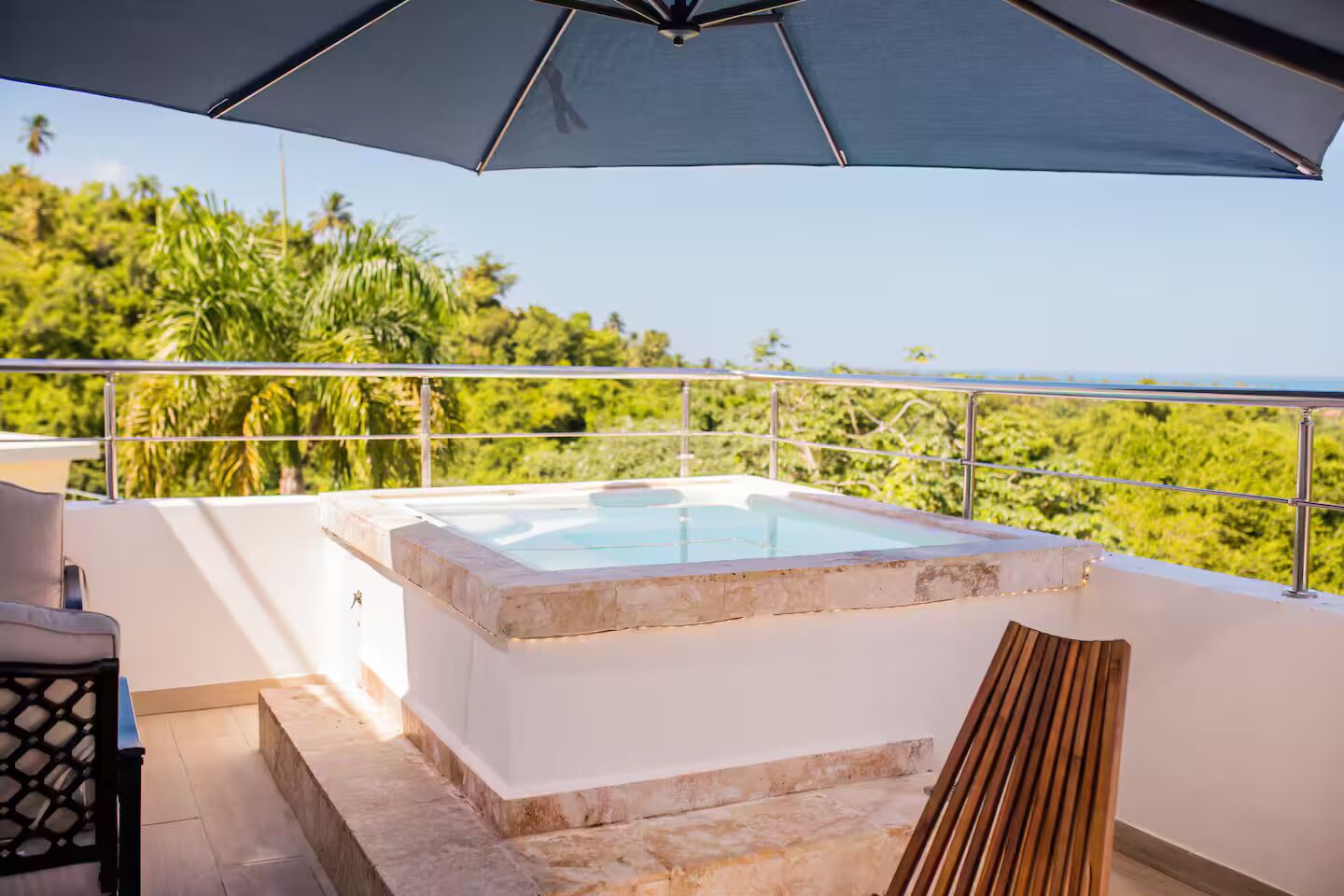 Bañera de hidromasaje exterior