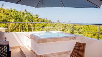 Bañera de hidromasaje exterior