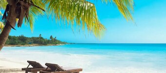 Private Jacuzzi & Garden | BBQ | 3 Mins to Beach