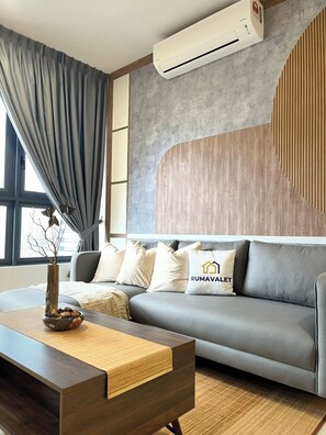 TV - Ancestry 3BR @ M Vertica | MRT Access+Netflix+WiFi (Cheras)