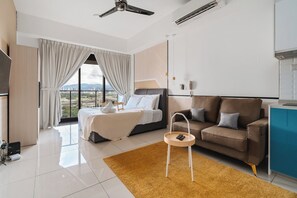 1 bedroom, iron/ironing board, WiFi, bed sheets - Cozy Studio @ Continew |Near TRX + Wi-Fi + Carpark (Kuala Lumpur)